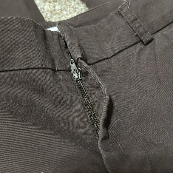 NWOT Dockers Brown Chinos Classic Style - Picture 5 of 5